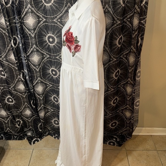 White Boohoo Button Down Dress with Floral Design- Size 10 - Picture 9 of 12